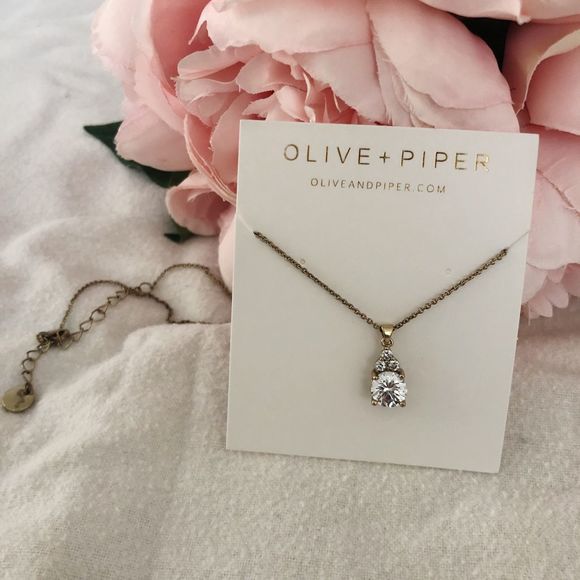 Olive + Piper Jewelry - Olive & Piper Crystal Pendant Necklace